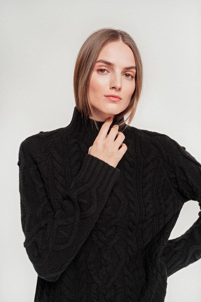 Women’s merino and cashmere sweater, wind