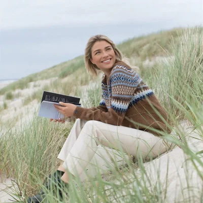 Women’s merino and cashmere sweater, wind