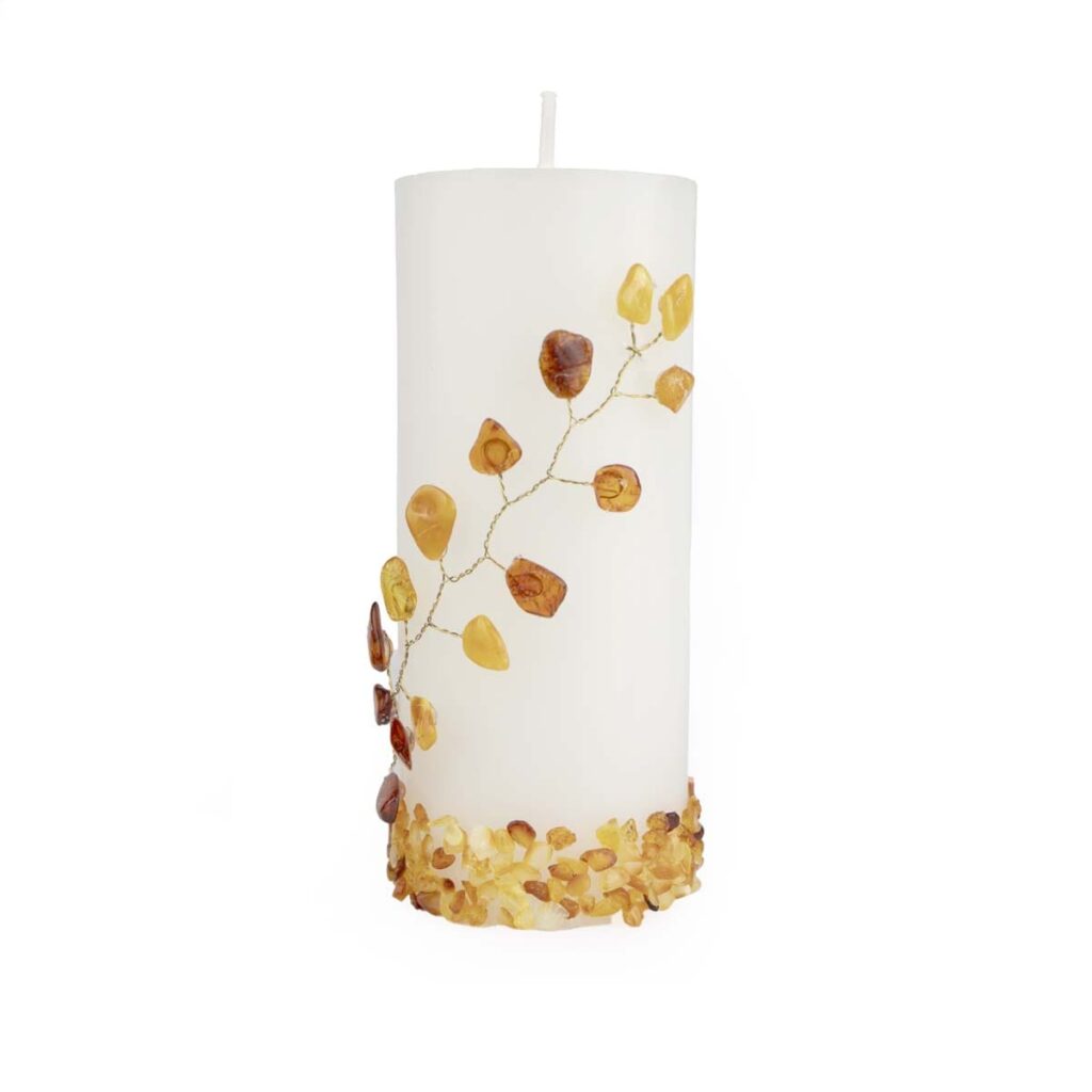 Candle with amber pieces, branch design, white