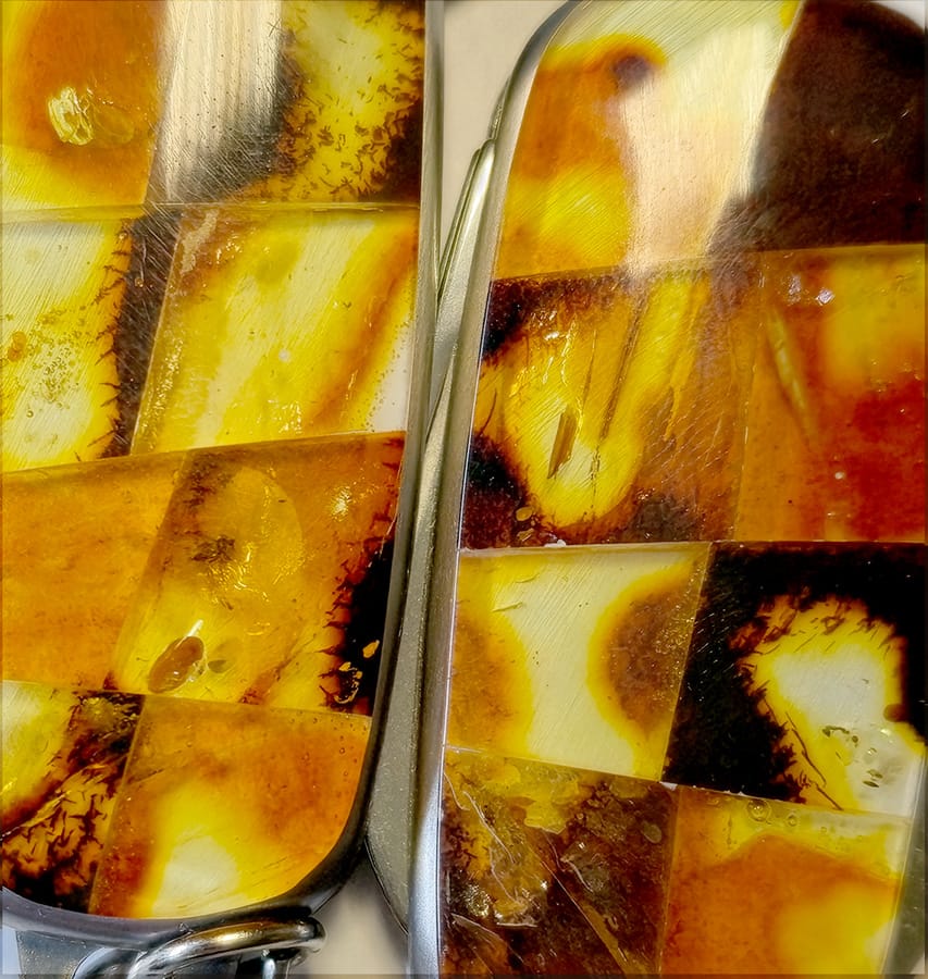 Amber keychain with mini pocket knife