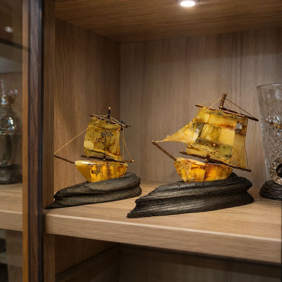 Amber sailing ship figurine, 10x10x4cm