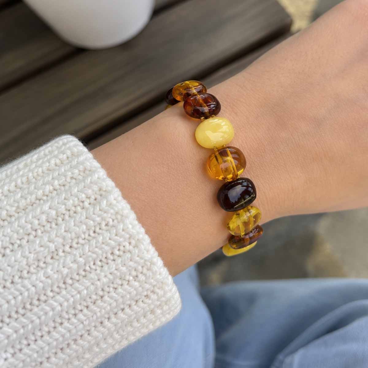 Amber bracelet, ⌀ 7 cm