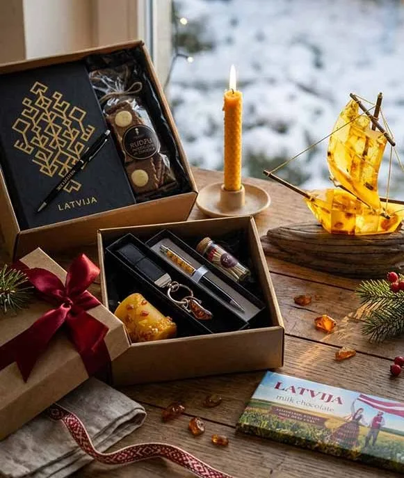 Amber sailing ship figurine, Christmas gift sets with amber and Latvia milk chocolate